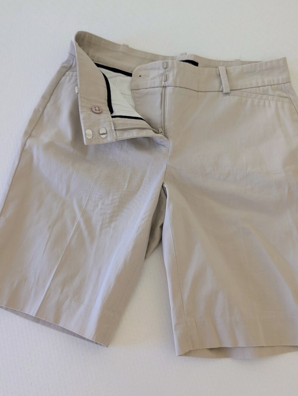 NWT Talbots Petite Sz 2 Shorts Beige 98% Cotton Spandex Blend w/defect